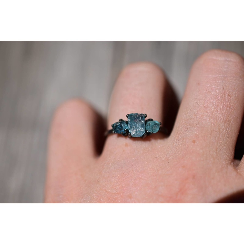 Raw aquamarine ring, crystal ring, three stone ring, natural gemstone je… - Picture 2 of 6